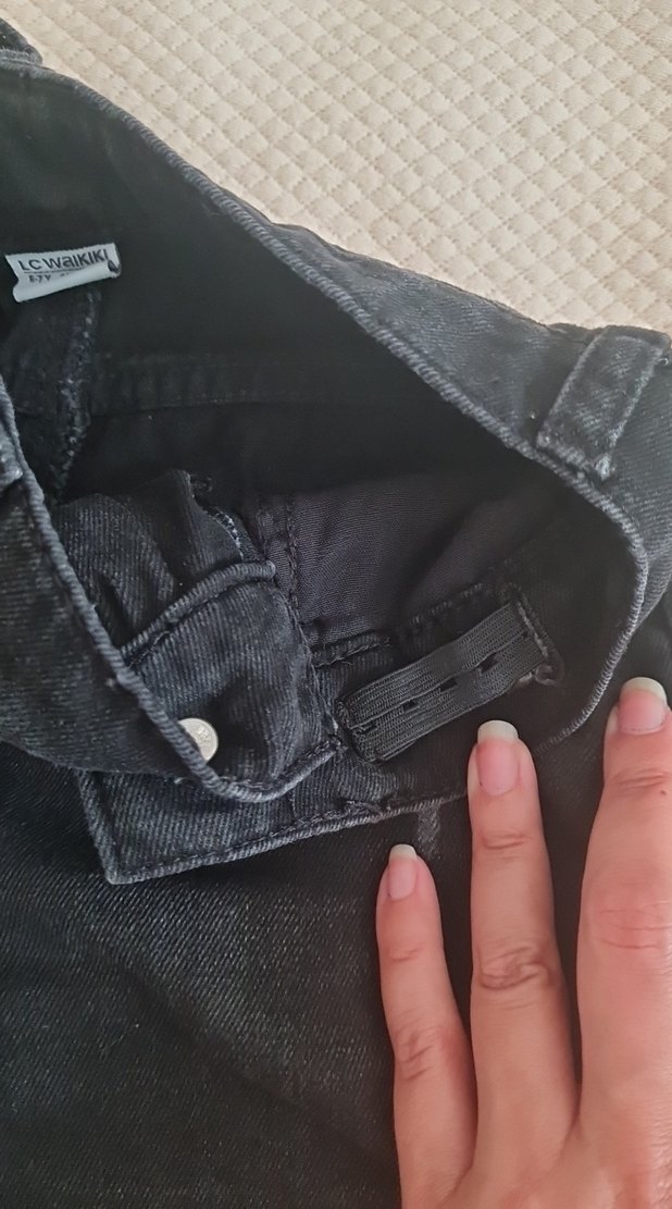 LCW Erkek Çocuk Siyah Yırtık Jean Şort - Görsel 4