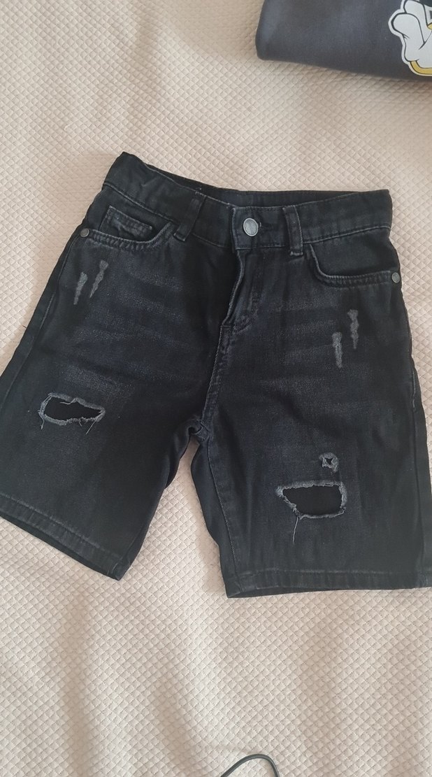 LCW Erkek Çocuk Siyah Yırtık Jean Şort - Görsel 3