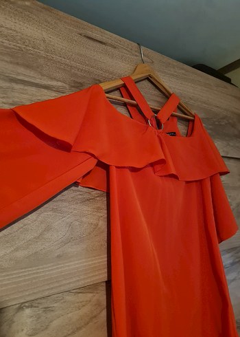 Kırmızı Uzun Kollu Volanlı omuzu düşük nar çiçeği elbise