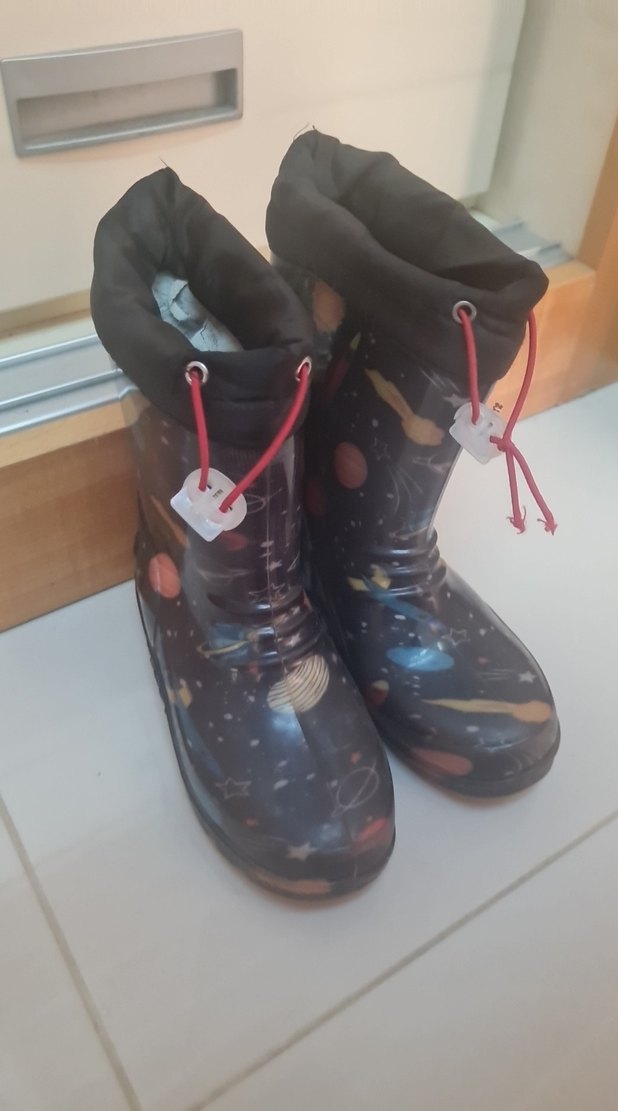 Çocuklar için Çok Renkli Desenli Kauçuk Botlar - Görsel 4