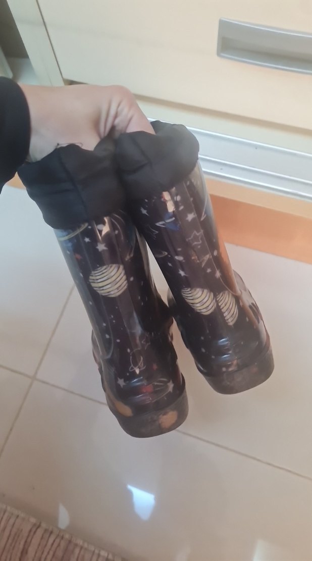 Çocuklar için Çok Renkli Desenli Kauçuk Botlar - Görsel 3