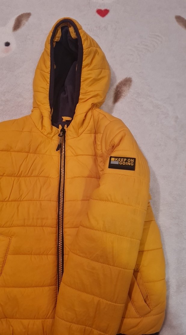 Sarı Kapüşonlu Erkek Çocuk Mont - Görsel 3