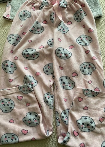 Gri Pembe Baskılı Polar Pijama Takımı - Görsel 2