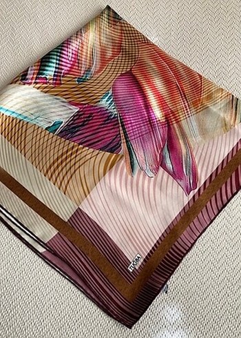 Tuğba ipek Çok Renkli Kadın başörtü - Görsel 4