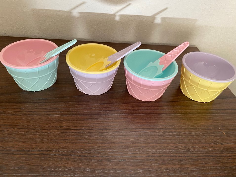 Pastel Renkli Plastik Dondurma Kasesi ve Kaşığı - Görsel 2