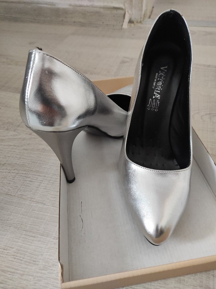 Gri Parlak Metal Stiletto Topuklu Kadın Ayakkabı - Görsel 2