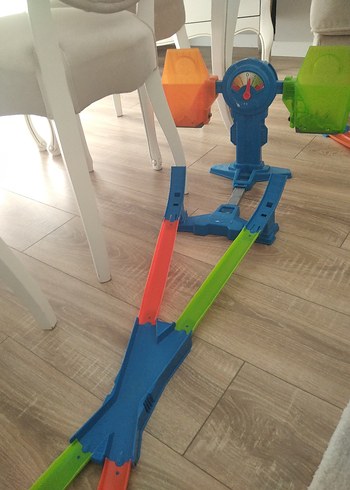 Hot Wheels Denge Sıçrayışı Yarış Seti