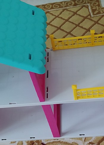 Çocuklar için Çok Katlı Renkli Raf Barbie oyun evi - Görsel 2
