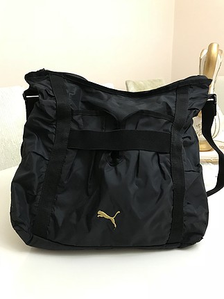 Puma siyah yandan askılı geniş çanta