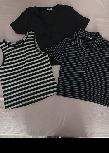Siyah Yüksek Yakalı Mini Crop Top