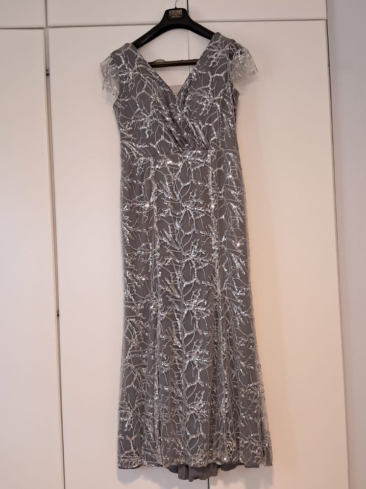 Dantel Detaylı Gri V Yaka Uzun Kadın Elbise - Görsel 2