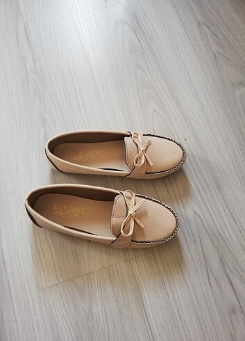 Kadın bıyık model babet - Görsel 2