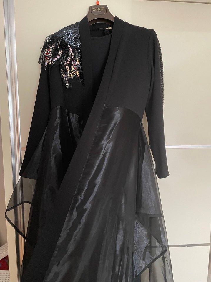 Siyah İşlemeli Uzun Kollu Kadın Abiye Elbise - Görsel 3