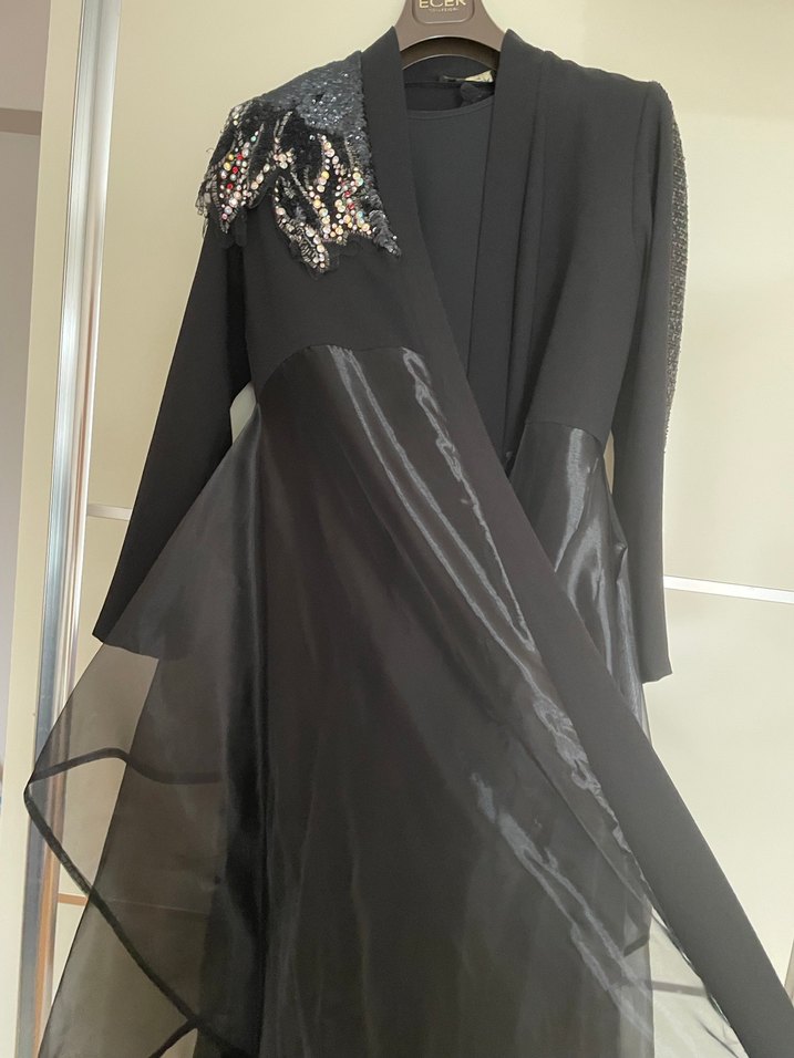 Siyah İşlemeli Uzun Kollu Kadın Abiye Elbise - Görsel 2