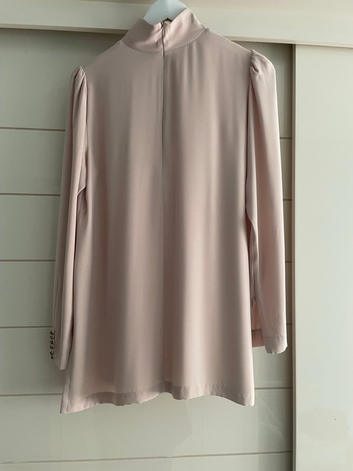 Bej Yüksek Yakalı gömlek taş detaylı - Görsel 2