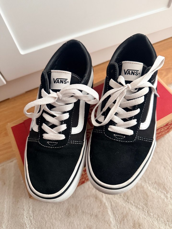Vans Siyah Bağcıklı Kadın Spor Ayakkabı - Görsel 3