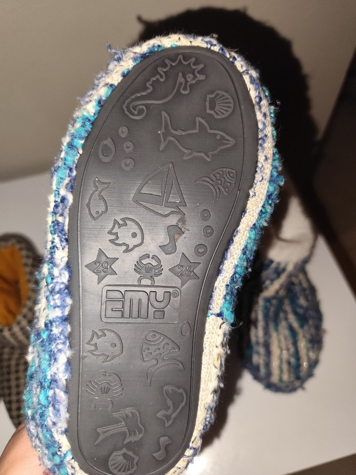 Kızlar için Renkli Bağlama Desenli Örgü Terlik - Görsel 3