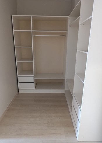 giyinme dolabı