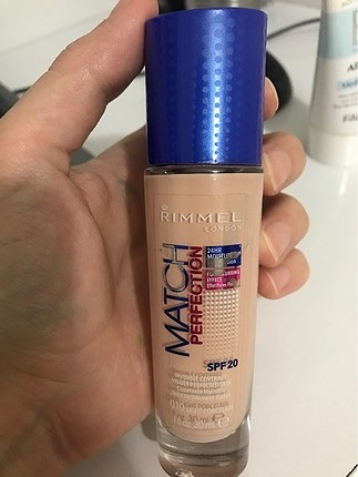 Rimmel London Fondöten