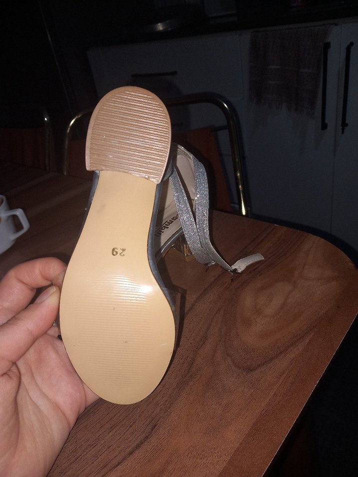 Gri Çiçekli Tokalı Kadın Topuklu Ayakkabı - Görsel 3