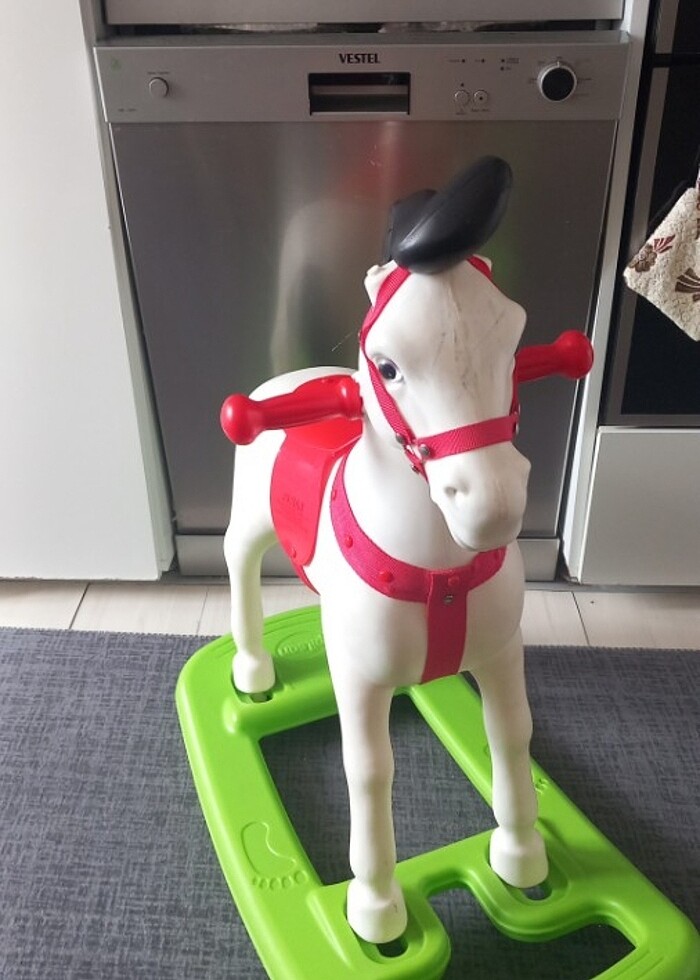 Sallanan At - Görsel 2