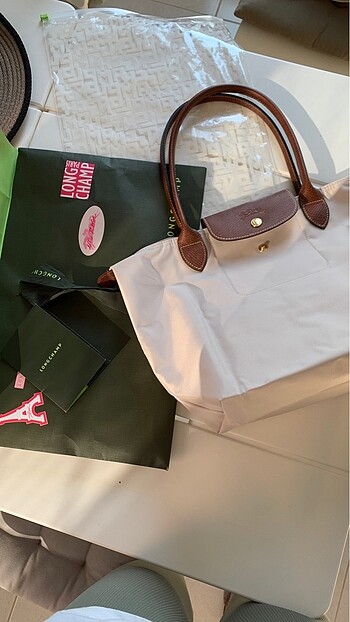 Longchamp Beige M