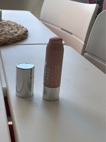 Clinique chubby stick aydinlatici