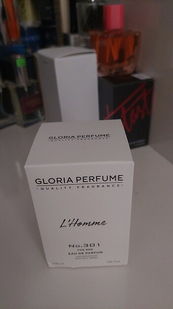Gloria parfum ysl l home