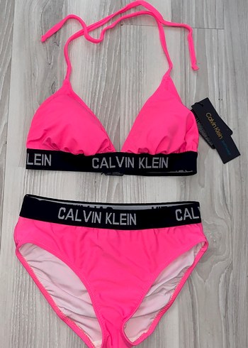 Calvin Klein s