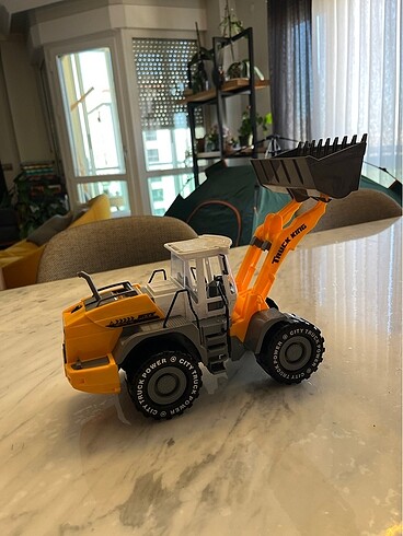  Oyuncak iş makinası kepçeli dozer