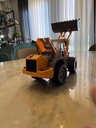  Beden Oyuncak iş makinası kepçeli dozer