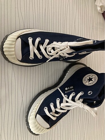 37,5 Beden Converse Ayakkabı