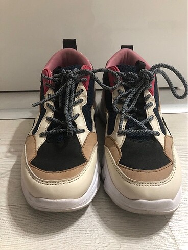 Zara Kadın spor ayakkabı
