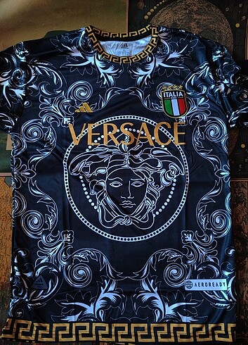 İtalya Versace 2023/2024 Forma