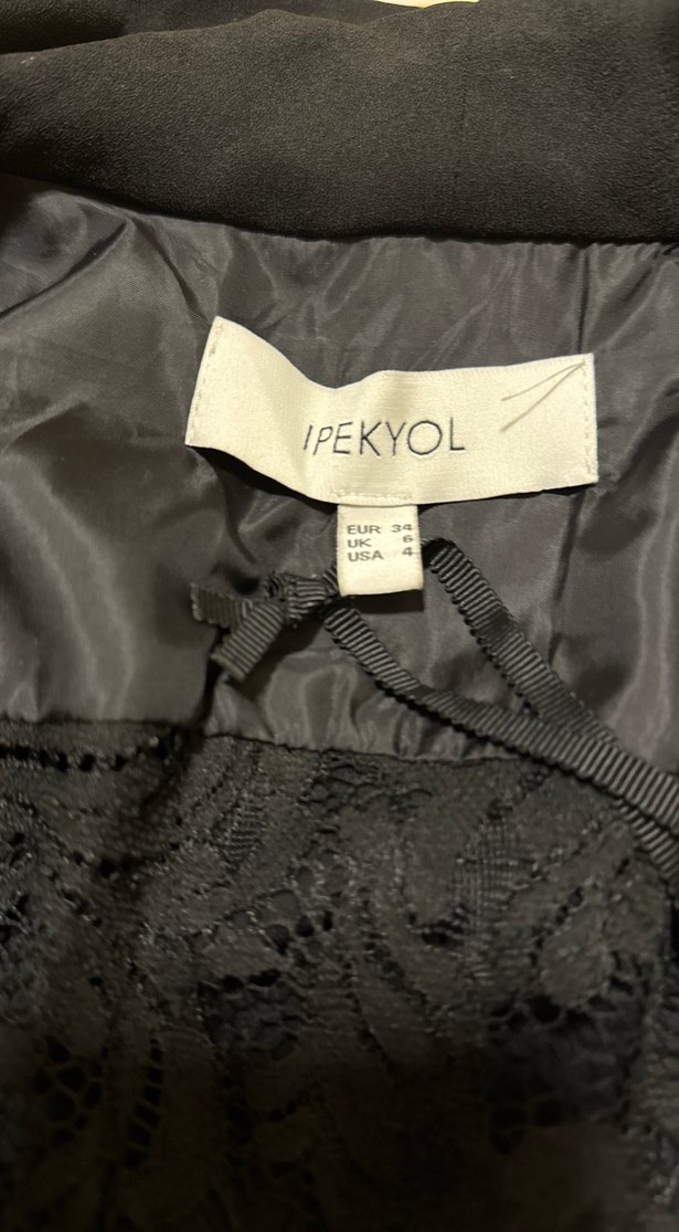 Dantel Detaylı Siyah Fitted Uzun Tuxedo Ceket - Görsel 2