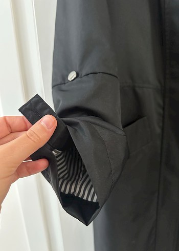 Kadın Siyah Uzun Fermuarlı Yağmurluk - Görsel 3