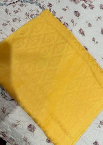 Sarı Drapeli Kadın Şal - Görsel 2