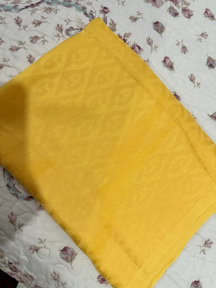 Sarı Drapeli Kadın Şal - Görsel 2