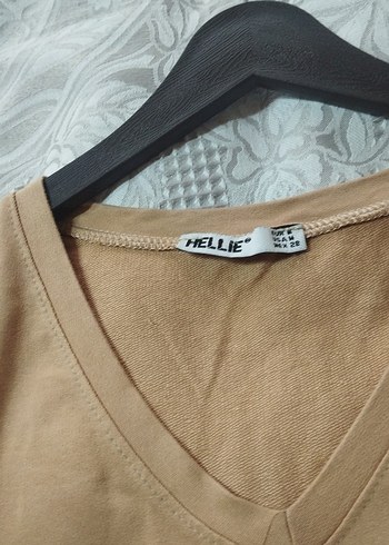 Bej Süet V Yaka Kadın Tişört - Görsel 4