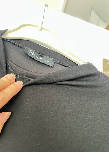 Diğer Uzun Kollu Siyah Pilili Uzun Elbise