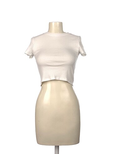H&M T-shirt %70 İndirimli.