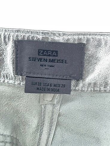 38 Beden çeşitli Renk Zara Düz Kesim %70 İndirimli.