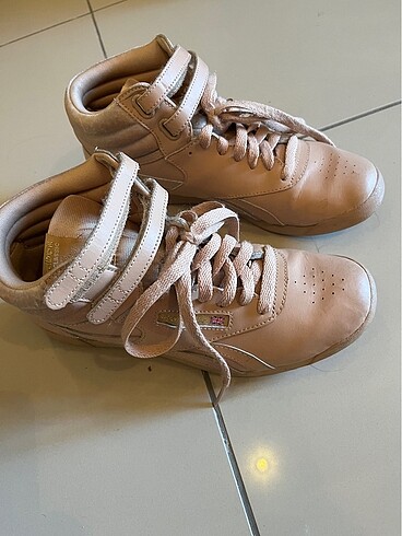 Reebok Reebok spor ayakkabı orjinal kızım bir iki kez giydi