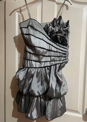 Gri ip askılı kısa abiye - Görsel 2