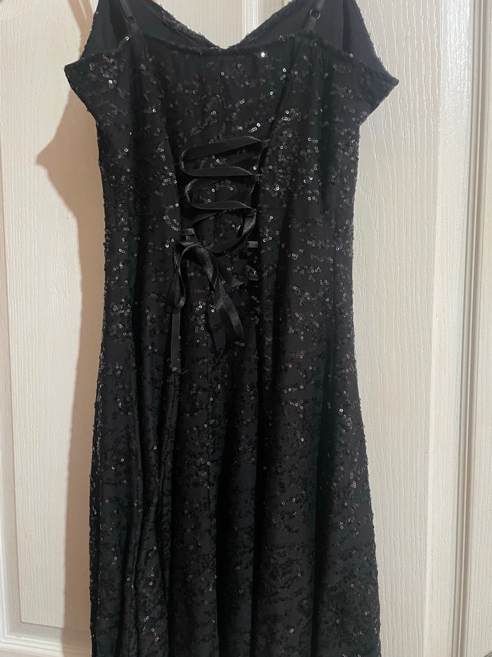 Siyah Parlak V Yaka Midi taşlı elbise - Görsel 2