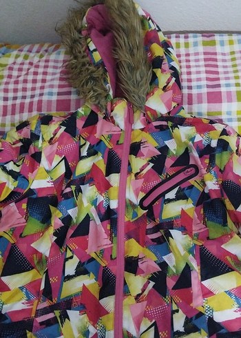 Renkli Desenli Kız Montu Yüksek Yakalı - Görsel 3