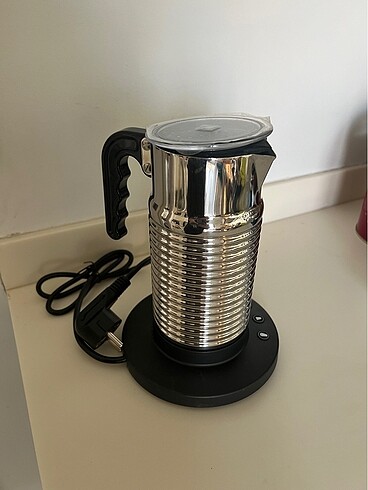 Nespresso süt köpürtücü