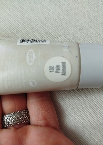 Diğer Beaulis fondöten 132 pale Almond