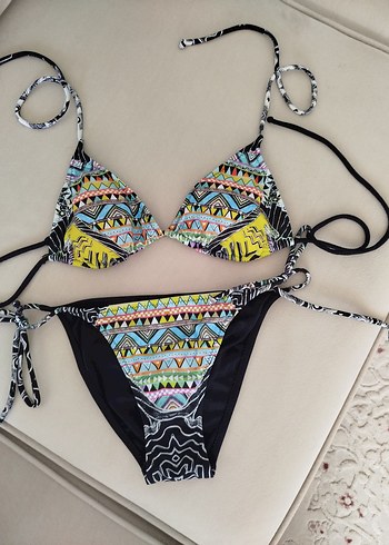 Kom Renkli Bohem Desenli İpli Bikini Takımı