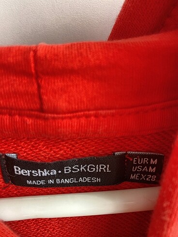 m Beden kırmızı Renk Bershka kırmızı kapsonlu sweatshirt